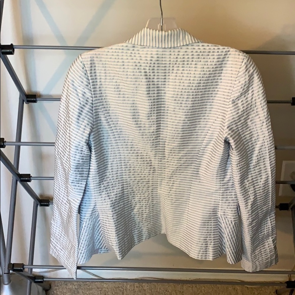 Blazer - Picture 3 of 5